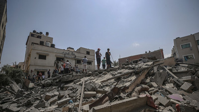 İsrail, Gazze Şeridi'ndeki sivil yerleşim noktalarını vurmaya devam ediyor 