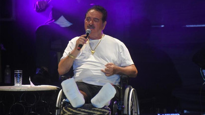 Kaza geçiren İbrahim Tatlıses taburcu edildi, tekerlekli sandalyeyle sahne aldı
