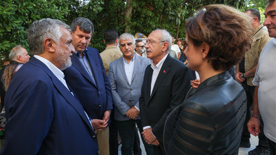 Kılıçdaroğlu, gazeteci Zafer Mutlu'nun kayınvalidesinin cenaze törenine katıldı