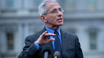 Kovid'le mücadelenin sembol ismi görevi bırakıyor