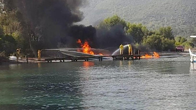 Marmaris'te alev alan tekne küle döndü