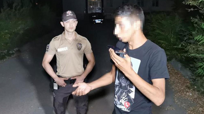 Polis tarafından durdurulan sürücü ‘Bunların kaşıntıları var’ deyip adam çağırdı