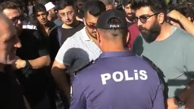Sokak röportajına polis müdahalesi