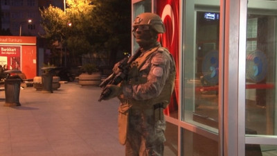 Bakırköy'de hastane önünde silahlı saldırı: Ölü ve yaralılar var