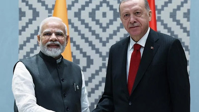Erdoğan, iki yıl sonra Hindistan Başbakanı Modi ile bir araya geldi