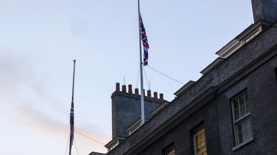 İngiltere'de 10 günlük ulusal yas başladı: Bayraklar yarıya indirildi