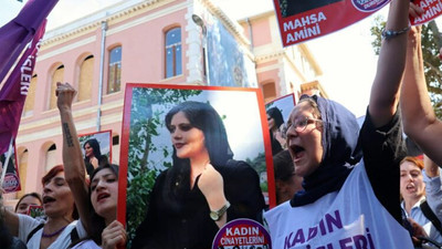 Kadın Cinayetlerini Durduracağız Platformu, Mahsa Amini için İran Başkonsolosluğu önünde toplandı