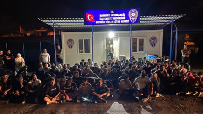 Konaklama tesisine yapılan operasyonda 105 kaçak göçmen yakalandı
