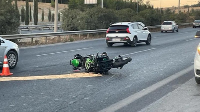 Önünde giden otomobile çarpan motosiklet sürücüsü hayatını kaybetti