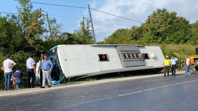 Yolcu otobüsü devrildi: 4 yaralı