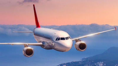 Yolcular pilota çıplak fotoğraflar yolladı; pilot uyardı