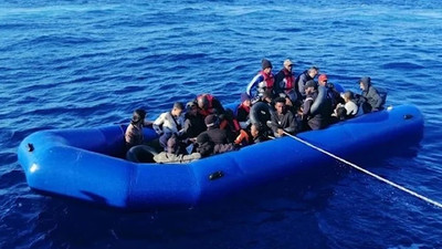 Yunan unsurlarınca Türk kara sularına itilen 48 kaçak göçmen kurtarıldı
