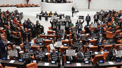 AKP'li isimden 'sansür' açıklaması: Paylaşımın suç sayılması için hangi koşullar aranacak?