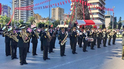 AKP’li vekiller Adana'daki Cumhuriyet Bayramı kutlamalarına katılmadı