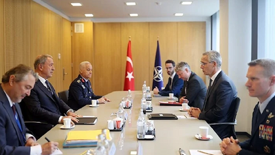 Bakan Akar, NATO Genel Sekreteri Stoltenberg ile görüşme gerçekleştirdi