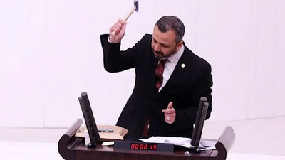 CHP’li vekil Meclis'te telefonunu kırdı