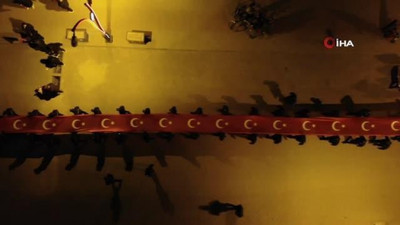 Cumhuriyet Bayramı coşkusu: 1 kilometrelik Türk bayrağı açıldı