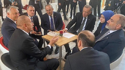 Erdoğan Prag'da Paşinyan'la görüştü