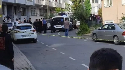İstanbul'da motokuryeye silahlı saldırı: Yoldan geçen kadın da vuruldu