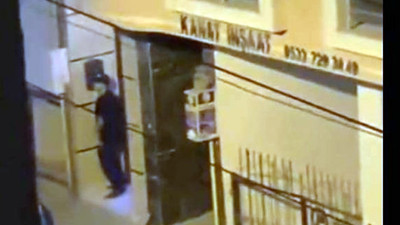 İzmir'de iğrenç olay: Kız öğrenci yurdunun karşısında mastürbasyon yaptı