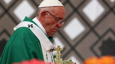 Papa'dan müstehcen film uyarısı: Şeytan oradan girer