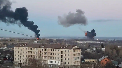 Rusya, Ukrayna’daki silah cephanelerini vurdu