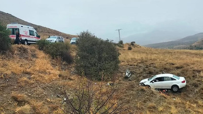 Şarampole devrilen otomobildeki 1 kişi hayatını kaybetti, 3 kişi yaralandı