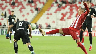 Sivasspor, sahasında Kosova ekibi Balkani'ye 4-3 mağlup oldu