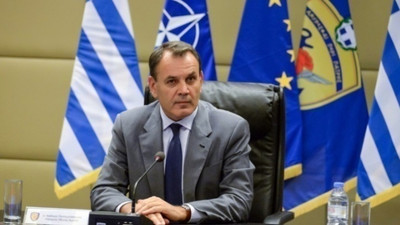 Yunan Savunma Bakanı: Gürültülü komşular gevezeliği tercih ediyor