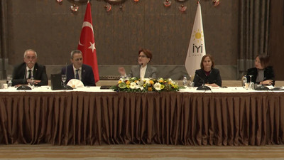 Akşener, partisinin Başkanlık Divanı ve Kurucular Kurulu üyeleriyle bir araya geldi