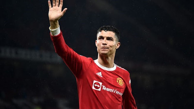 Bir devir daha resmen sona erdi: Manchester United, Ronaldo'nun sözleşmesini feshetti