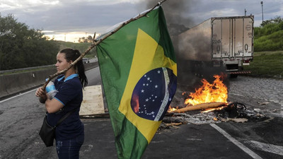Brezilya'da seçimlerin bitmesinin ardından başlayan protestolar iktidar geçişinin kolay olmayacağını gösteriyor