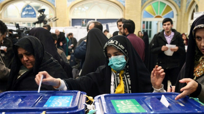 İran'dan 'rejim değişikliği için referandum' açıklaması
