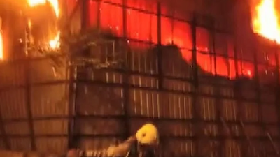 İstanbul’da işçilerin kaldığı konteynerde yangın
