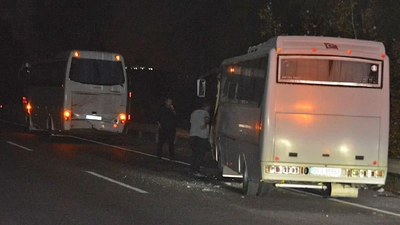 İzmir’de otobüs ve minibüs çarpıştı: 17 yaralı