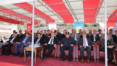 Mersin’deki protokol gerginliğinde CHP'li belediye başkanı alanı terk etti