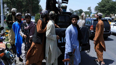 Taliban yönetimi sürpriz bir karara imza attı: kamu güvenliği için kadınları işe aldı