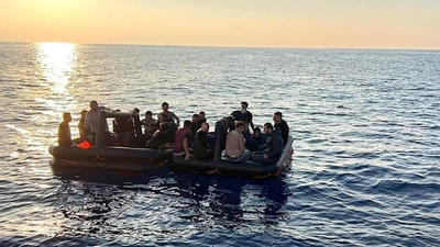Yunan unsurlarının Türk karasularına ittiği 63 kaçak göçmen daha kurtarıldı