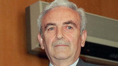 Eski İçişleri Bakanı Burhan Cahit Bayar, 87 yaşında hayatını kaybetti
