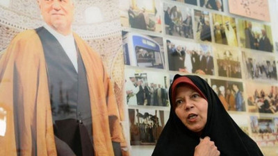 Eski İran Cumhurbaşkanı'nın kızı Faize Haşimi'nin yargılanmasına başlandı