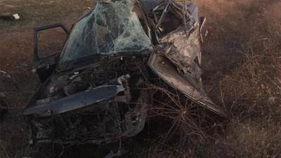 Kamyonetle otomobilin kafa kafaya çarpıştığı kazada 2 kişi hayatını kaybetti