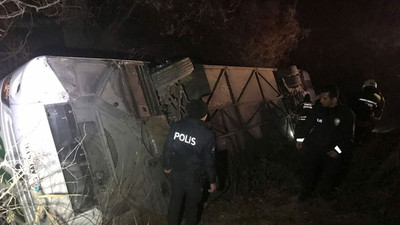 Konya'da yolcu otobüsü devrildi: 15 yaralı