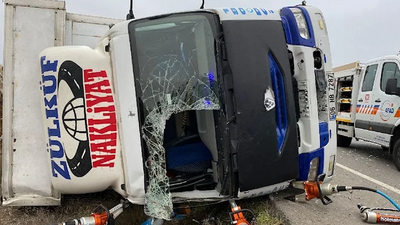 Sivas’ta nakliye kamyonu devrildi: 1 ölü, 1 yaralı