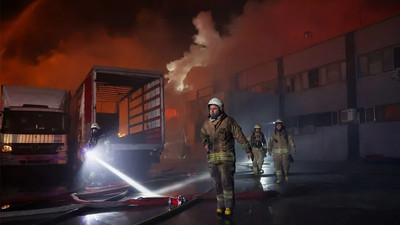Arnavutköy'de kauçuk fabrikasında yangın
