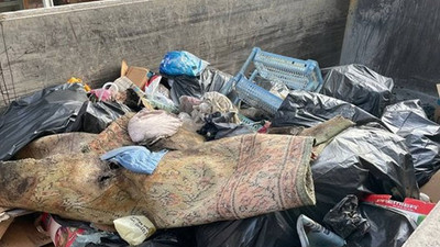 Eskişehir’de bir evden 40 tona yakın çöp çıkarıldı
