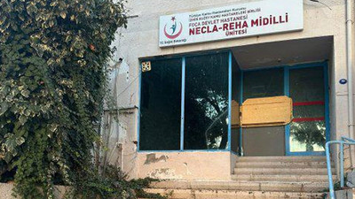 Foça Devlet Hastanesi kaderine terk edildi