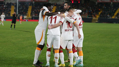 Galatasaray çeyrek final biletini Mertens'in şık golüyle kaptı
