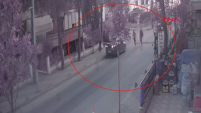 İstanbul'da hareketli dakikalar: Jandarma, 'dur' ihtarına uymayan otomobili ekip aracıyla çarparak durdurdu