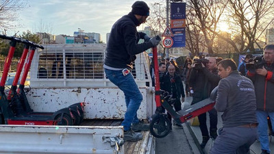 Kadıköy Belediyesi, scooterları toplamaya başladı