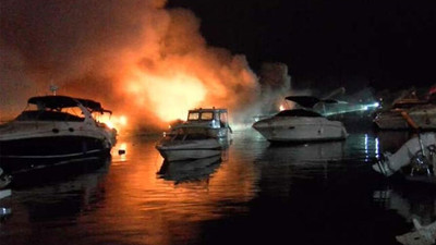Kadıköy'de tekne yangını: 6 tekne kullanılamaz hale geldi